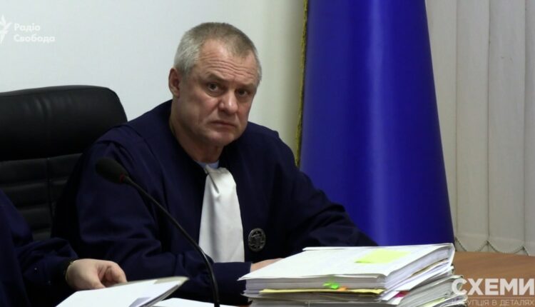 Вищий рада правосуддя розпочала дисциплінарне провадження проти судді, що здійснив 25 поїздок до Криму з моменту окупації в рамках розслідування «Схем»