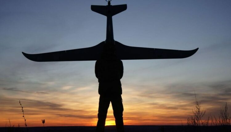 У російських аеропортах паніка та безлад: скарги на наймасштабнішу атаку дронів