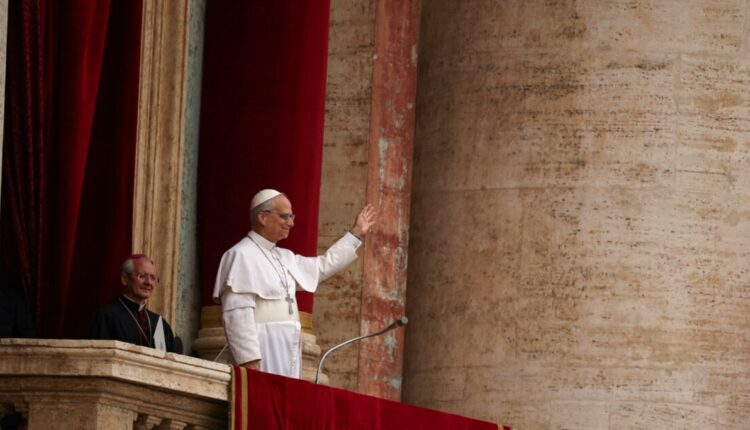 Зеленський відзначив, що провів телефонну розмову з папою Левом XIV та запросив його відвідати Україну