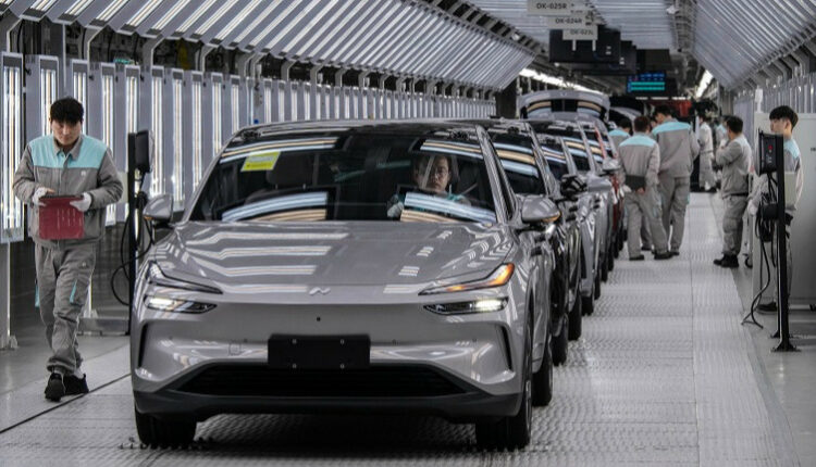 В Китаї почали продавати вживані авто з нульовим пробігом через цінову війну