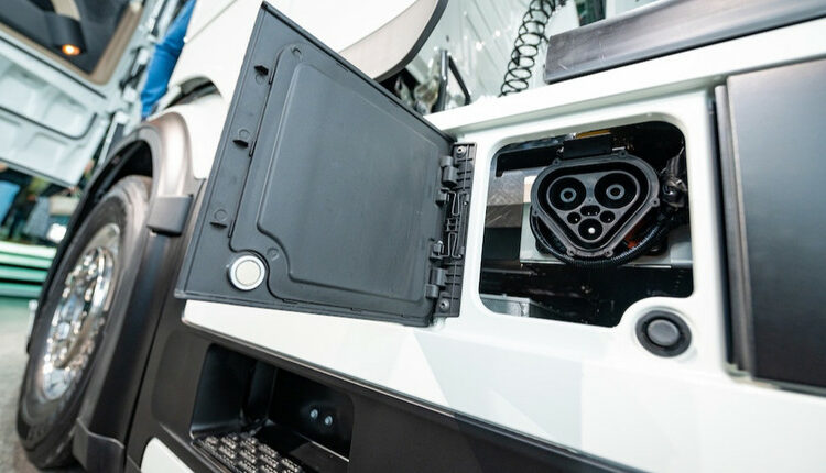 В Китаї очікують що половина вантажівок стане електричною до 2028 року