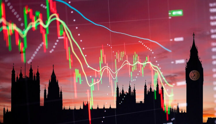 Приватний сектор Великої Британії скорочується другий місяць поспіль