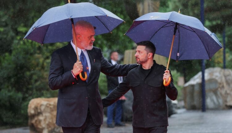 Голова Єврокомісії оголосив про жорсткіші санкції проти Росії на саміті ЄПС у Тирані