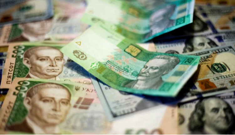 Кабмін оновив правила нарахування зарплат митникам зразки нових окладів