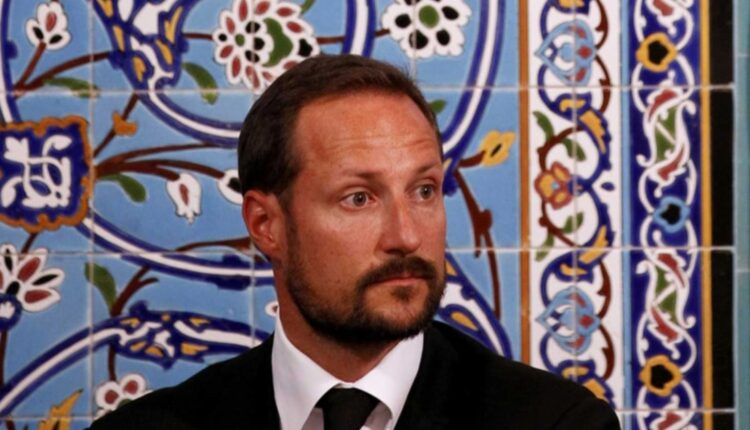 Принц-наступник Норвегії прилетів в Україну