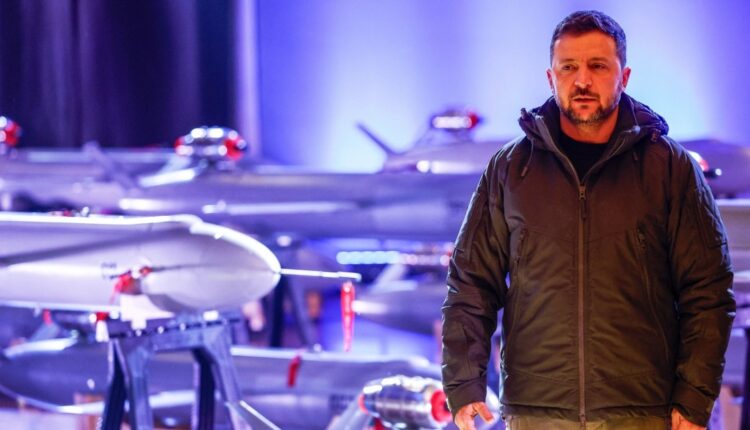 Зеленський повідомив про залучення сотень українських компаній до створення озброєння для ЗСУ